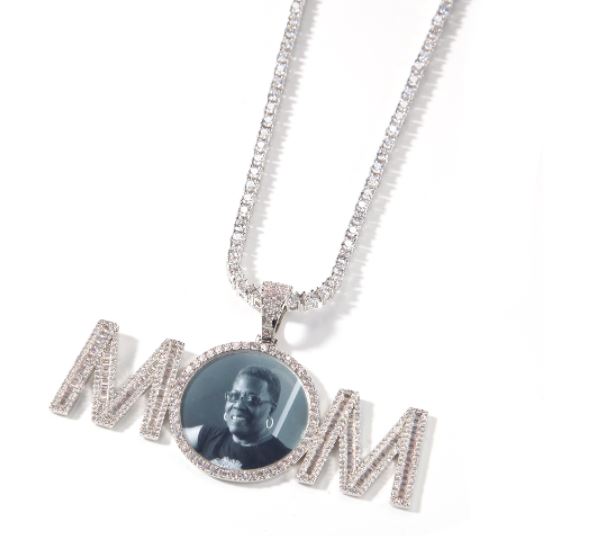 Mom Pendant Necklace